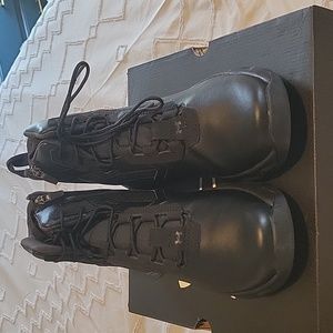 UnderArmour Stellar G2 6" Side Zip NWOT Black Boots- Size 8.5 (feels larger)